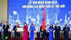 ĐH Quốc gia TP.HCM đón nhận danh hiệu Anh hùng lao động thời kỳ đổi mới