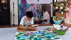 Triển lãm tranh của thần đồng hội họa 13 tuổi