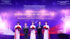 Khai mạc triển lãm “Quan hệ hữu nghị đặc biệt Việt Nam – Lào”