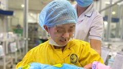 Bộ trưởng Bộ Y tế khen ngợi 2 bệnh viện cứu sống sản phụ mang thai