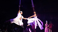 Cây gậy thần: Cuộc “hôn phối” ăn ý giữa Cải lương và Xiếc