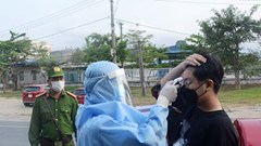 Phát hiện xe ô tô chở người nước ngoài nghi nhập cảnh trái phép vào Việt Nam