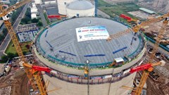 PV GAS hoàn thiện thi công và nâng mái bồn chứa của kho LNG Thị Vải