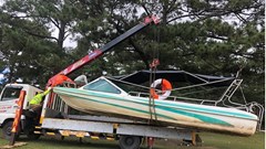 Tạm giữ 2 phương tiện canô hoạt động trái phép trên hồ Đan Kia