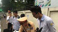 Cha mẹ học sinh ở Hà Nội phải ký cam kết về đảm bảo ATGT