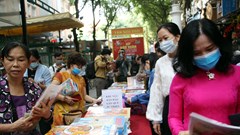 Trưng bày - bán báo Xuân gây quỹ từ thiện tại Đường sách TP.HCM