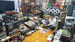 Những ngày xưa cũ "Níu giữ” thanh âm