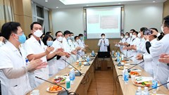 Từ tâm dịch, các y, bác sĩ hát vang bài ca “Như có Bác Hồ trong ngày vui đại thắng” trong đêm Giao thừa