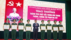 Khen thưởng thành tích phá chuyên án về ma túy xuyên biên giới