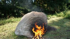 Kỳ lạ tảng đá bị đốt nóng lại phát sóng wifi