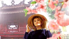 Ấn tượng áo dài Việt Nam với nữ nhiếp ảnh gia Nga