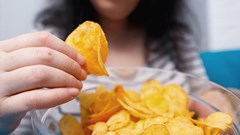 5 loại thực phẩm có hại cho sức khỏe mà bạn nên tránh