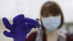 Chiến dịch tiêm chủng hiệu quả, Anh dần nới lỏng giãn cách xã hội