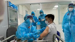 5 y, bác sĩ phản ứng với vắc xin Covid-19 đã ổn định