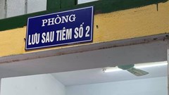 Việt Nam tiếp tục tiêm vắcxin Covid-19 của AstraZeneca