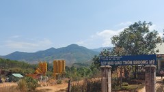 Trường học "kêu cứu" vì​​​​​​​ trạm trộn bê tông trái phép