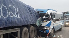 Tai nạn xe khách chở người đi lễ chùa, hơn 20 người thương vong