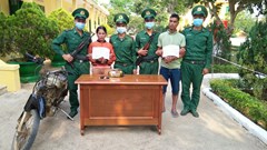 Bắt 2 đối tượng vận chuyển 1kg ma túy đá