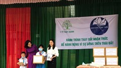 Du hành cùng "sách và cây xanh”