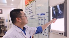 Máy xay hoa quả gây thương tích cho bé 2 tuổi