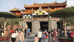 Người nước ngoài làm YouTube quảng bá du lịch Việt Nam