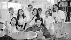 Tác giả Tin vào điều tử tế giao lưu với các bạn trẻ