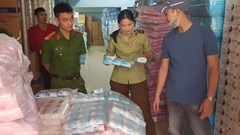 Nghệ An: Phát hiện cơ sở kinh doanh hàng nghìn gói băng vệ sinh giả