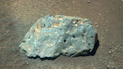 Tàu vũ trụ NASA kiểm tra tảng đá "kỳ quặc" trên sao Hỏa