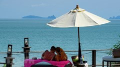 Du khách nước ngoài quan tâm đến đảo nghỉ dưỡng Phuket của Thái Lan