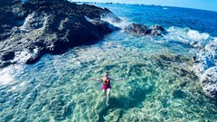 Độc lạ "hồ bơi nổi trên biển" đẹp như trời Âu ở Bình Thuận