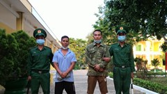 Bắt 2 đối tượng nhập cảnh trái phép.