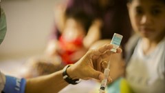 Hơn 1 năm chế ra vaccine chống Covid-19 là nỗ lực chưa từng có