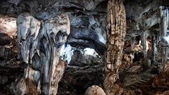 Khám phá Động Sơn Mộc Hương của người Việt cổ