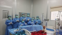 Lần đầu ghép tế bào gốc cứu sống bệnh nhi u nguyên bào võng mạc