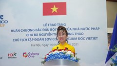 Nữ doanh nhân Nguyễn Thị Phương Thảo nhận Huân chương  Bắc đẩu bội tinh của Nhà nước Pháp trao tặng