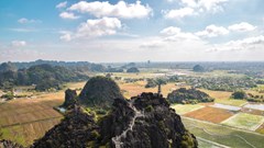 Khám phá Hang Múa - điểm đến yêu thích ở vùng đất cố đô