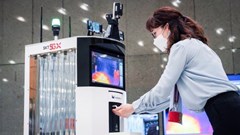 Ra mắt robot khử trùng sử dụng công nghệ 5G đầu tiên trên thế giới