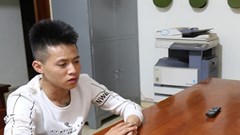 “Quái xế” lạng lách, tung ớt bột vào Cảnh sát giao thông