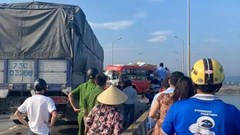 Tai nạn trên cầu Gianh, một tài xế tử vong, quốc lộ 1A ách tắc kéo dài