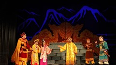 Tuồng lịch sử: Làm hay thì khán giả vẫn phải lòng ...