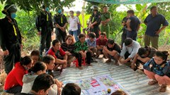 Tiền Giang: Bắt nhiều "quý bà" say máu trên sới bạc