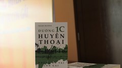 Đường 1C huyền thoại - Những bờ vai con gái xúc động trên từng trang viết