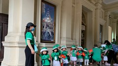 Đưa trẻ đến bảo tàng