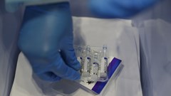 Nga công bố vaccine Sputnik V đạt hiệu quả đến 97,6%