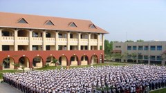 Bộ GD&ĐT phản hồi về việc một trường THPT kỷ luật nữ sinh xăm hình