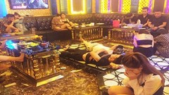 Bình Định: Chủ quán karaoke cho khách "thả cửa" tụ tập sử dụng ma túy