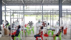 Đông Nam Á quay cuồng trong "bão" Covid-19, khi nào có miễn dịch cộng đồng?