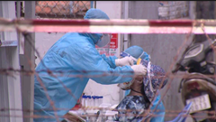 Không gian chật hẹp khiến virus SARS-CoV-2 lây lan nhanh