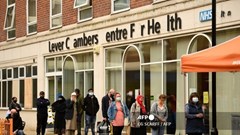 Hơn 50% người Anh trên 30 đã tiêm ít nhất một liều vaccine Covid-19