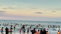 Quảng Nam: Không tụ tập quá 30 người tại cùng một khu vực ở các bãi tắm biển công cộng